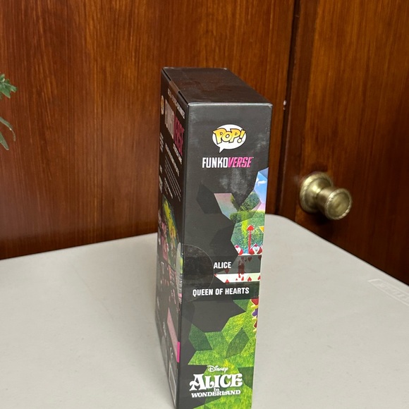 Funko Funkoverse Alice in Wonderland Chase Board Game - Picture 10 of 12